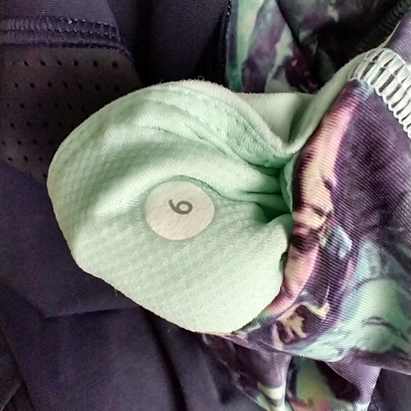 Lululemon Var City Naval Blue Iridescent Multi Crop Leggings - Picture 9 of 16